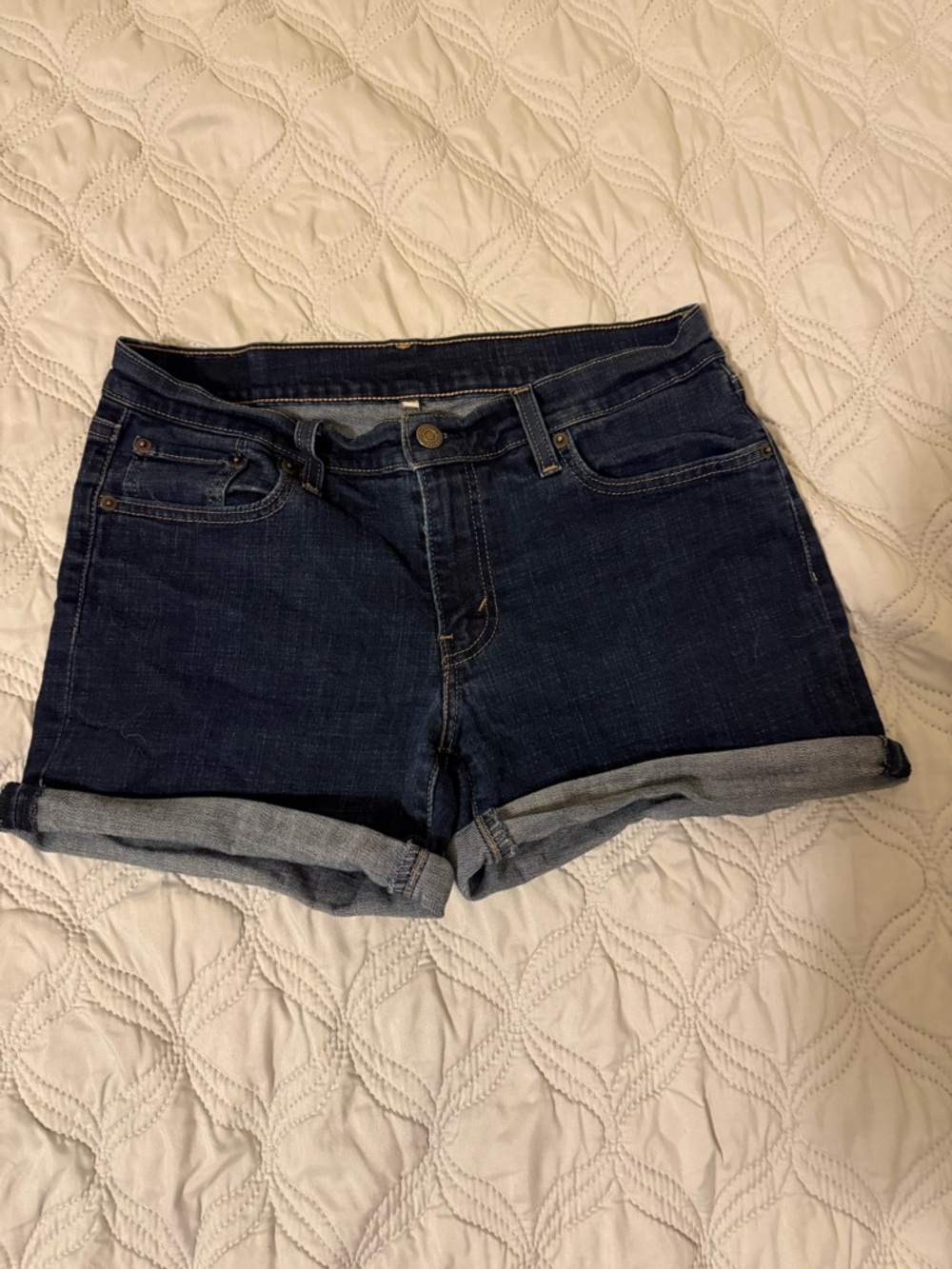 Levi’s Dark Wash Denim Shorts Size 29 Mid Rise Cuffed